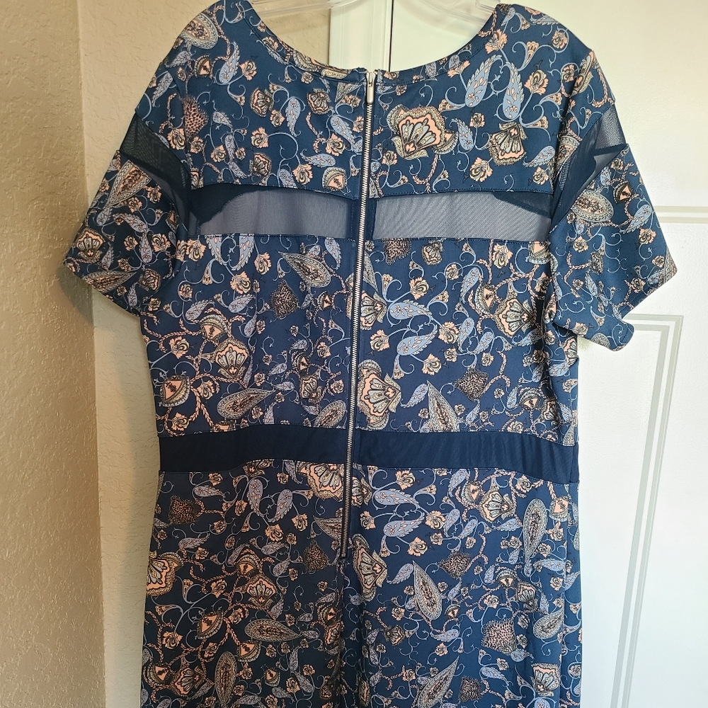 Dress - Picture 2 of 2